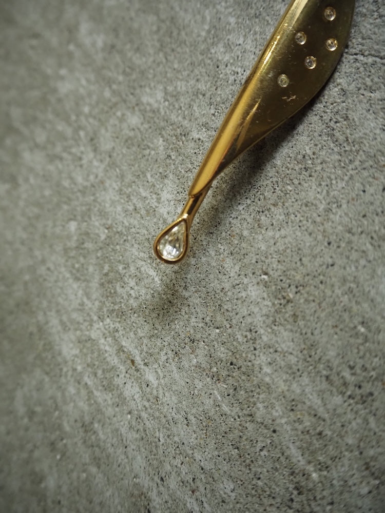 Vintage Gold Shape Broach / 01