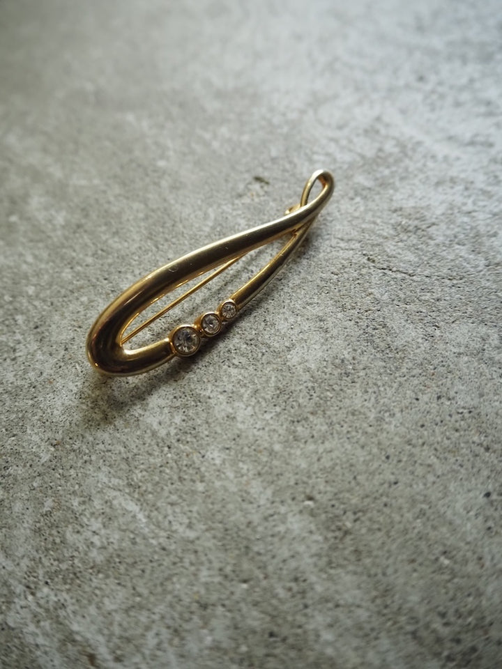 Vintage Gold Shape Broach / 02