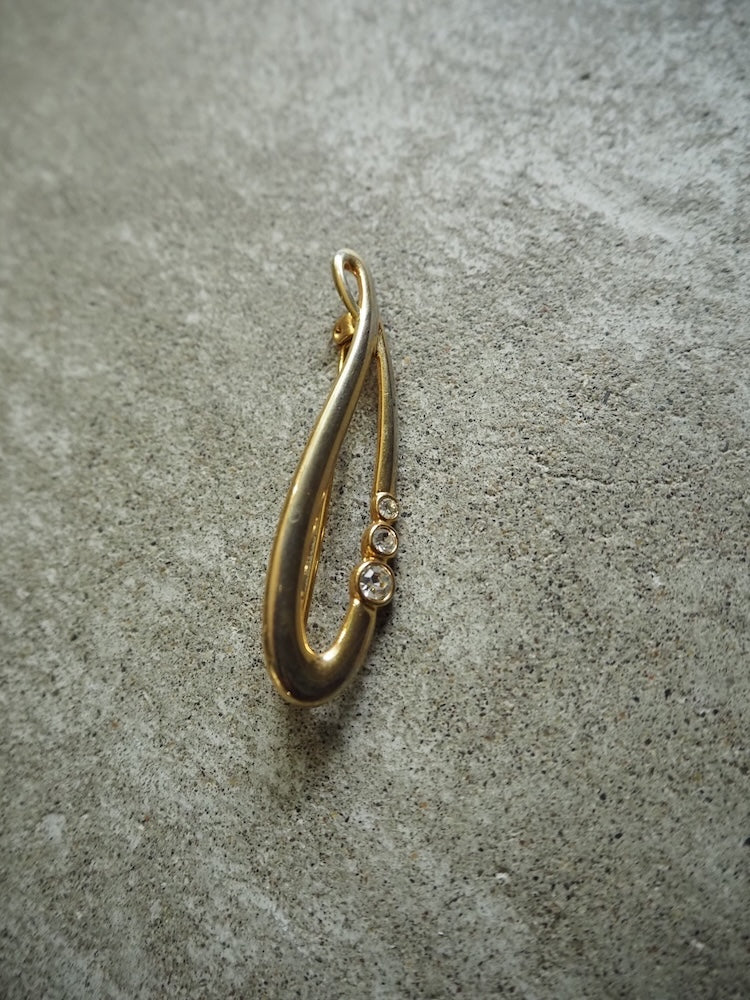 Vintage Gold Shape Broach / 02