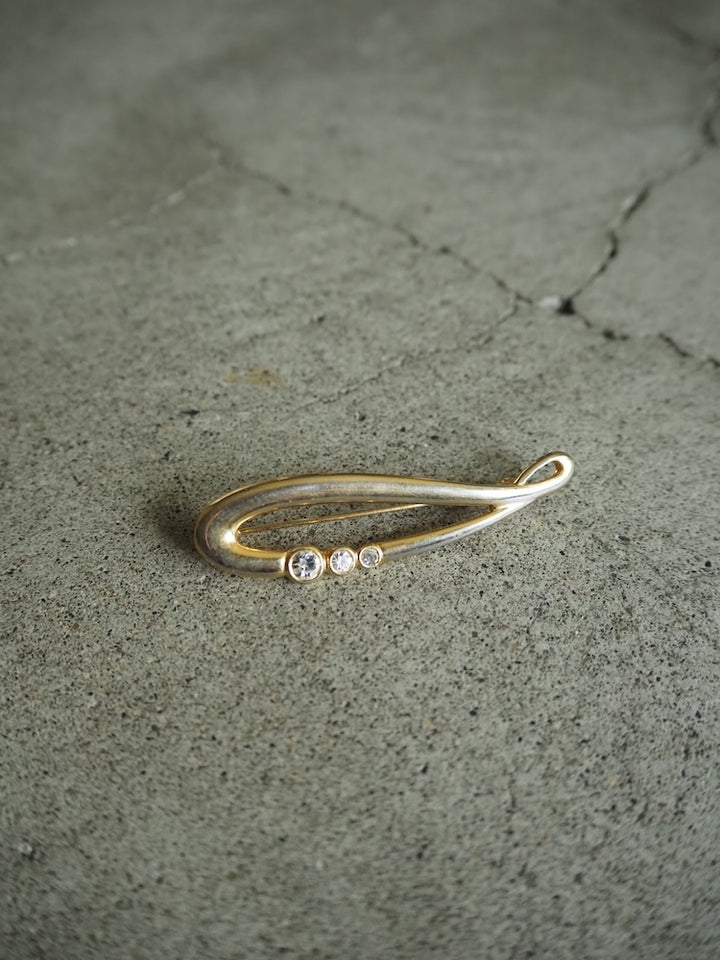 Vintage Gold Shape Broach / 02