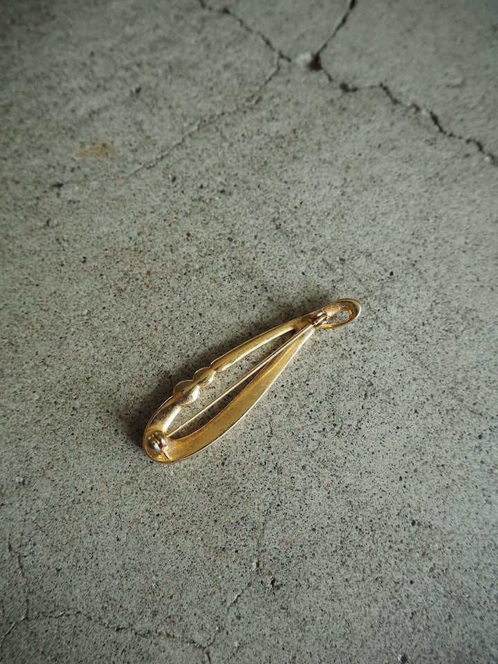Vintage Gold Shape Broach / 02