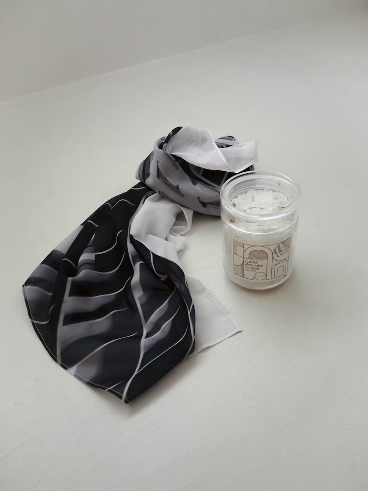 カラー：Scarf (Gray) × Bathsalts (Inner Cleanse)