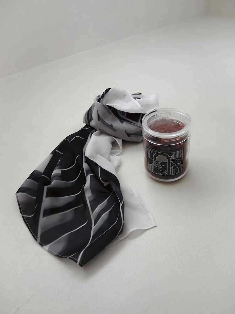 カラー：Scarf (Gray) × Bathsalts (Grounding Bath)