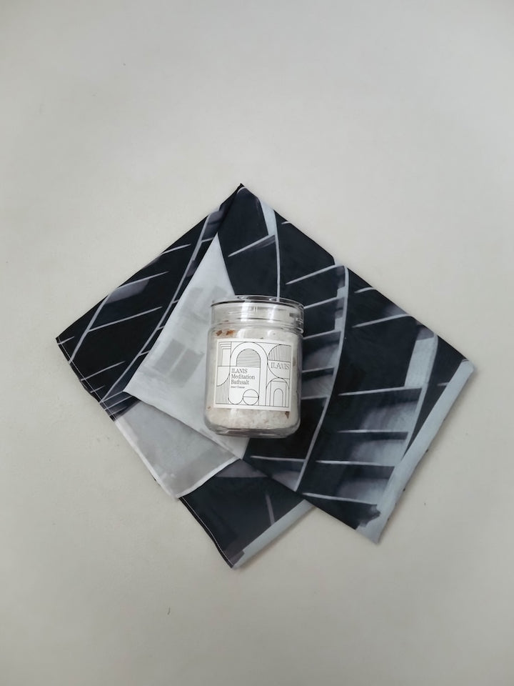 カラー：Scarf (Gray) × Bathsalts (Inner Cleanse)