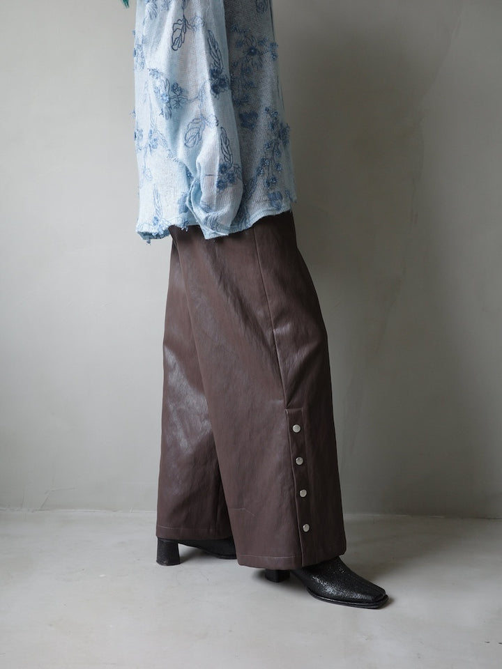 モデル身長：167cm / カラー：Brown