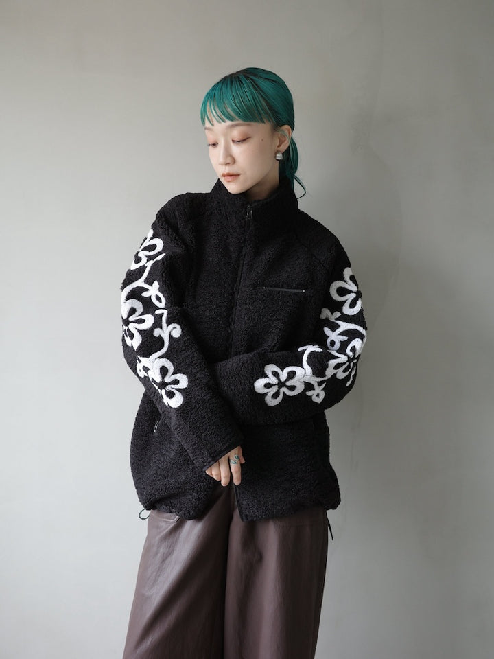モデル身長：167cm / カラー：Black