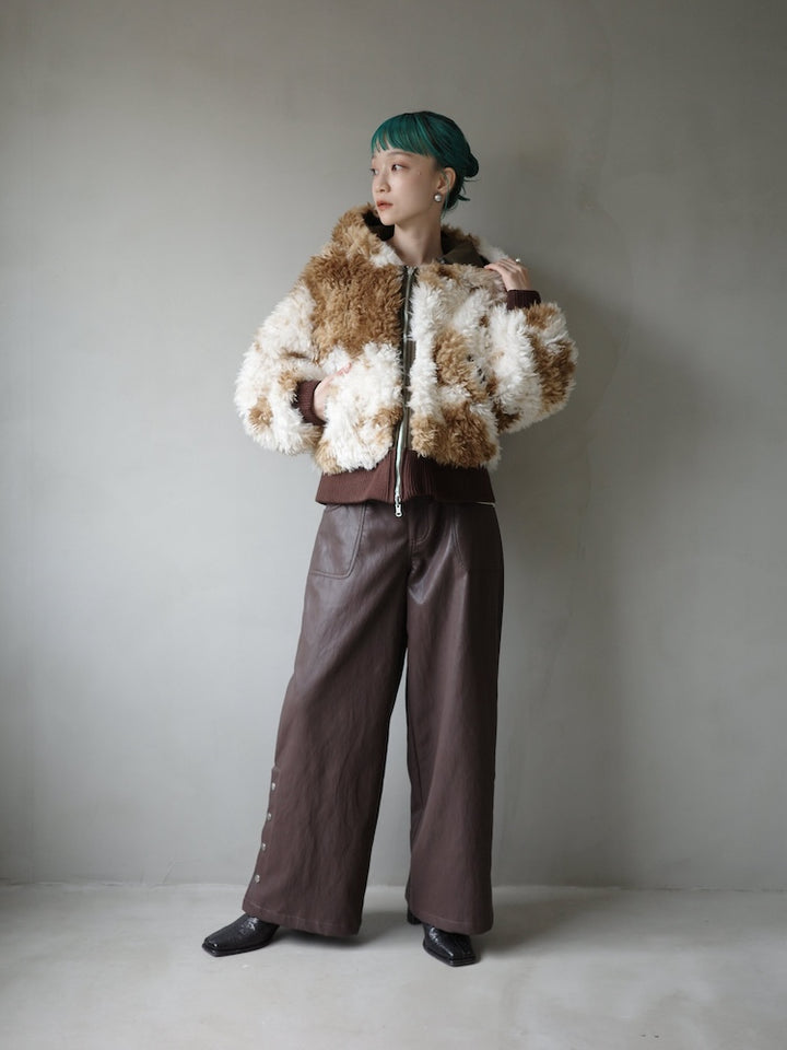 モデル身長：167cm / カラー：Khaki