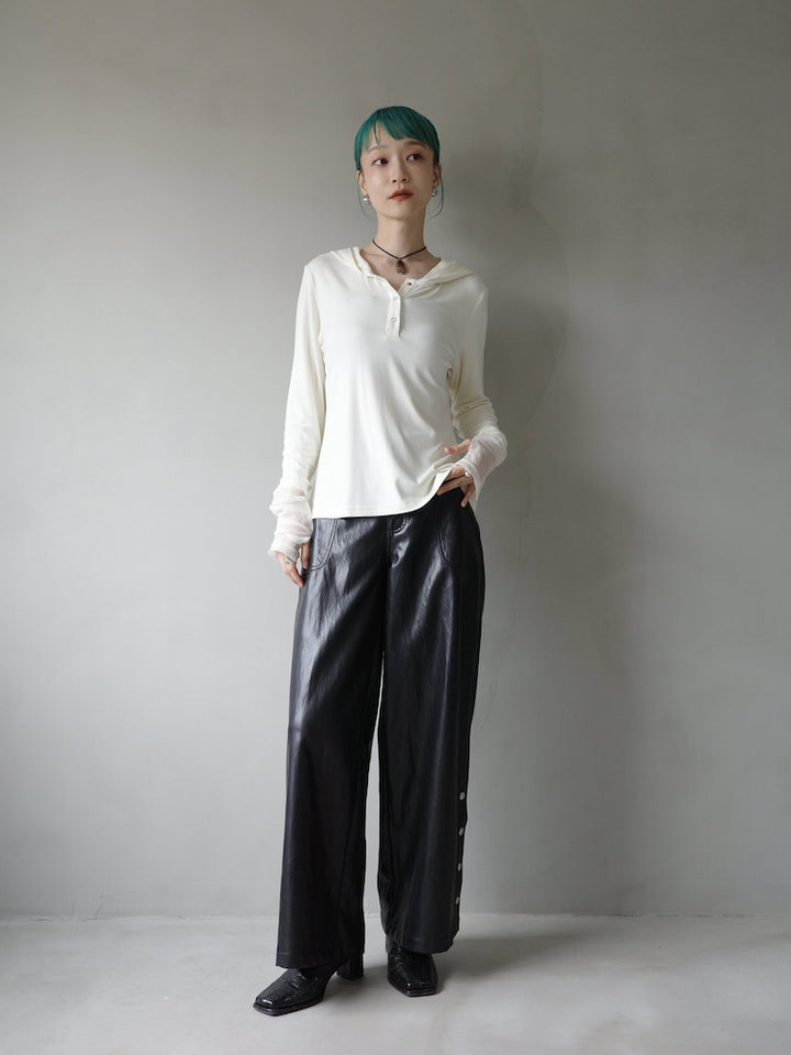 モデル身長：167cm / カラー：OffWhite
