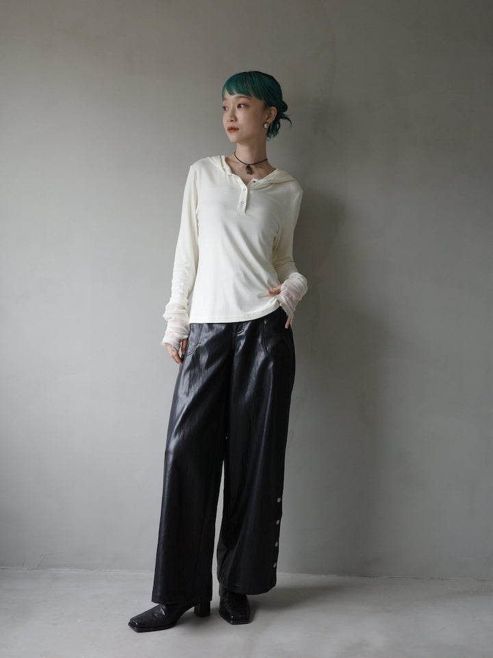 モデル身長：167cm / カラー：Black