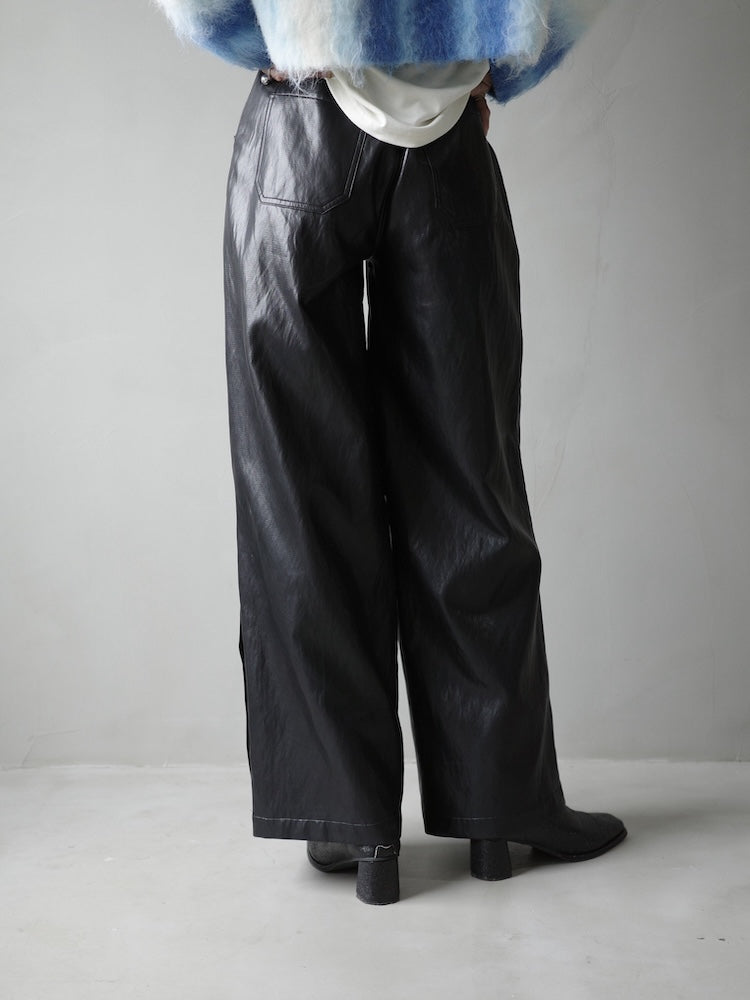 モデル身長：167cm / カラー：Black