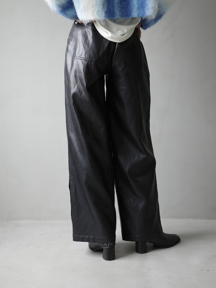 モデル身長：167cm / カラー：Black
