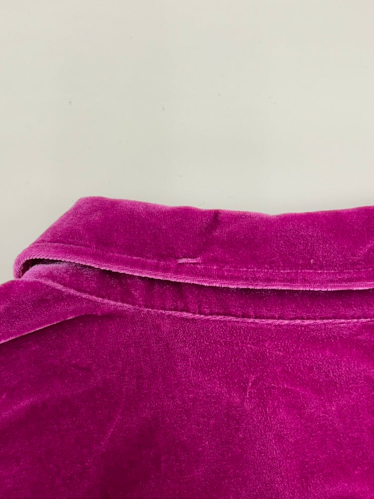 左後ろ襟部分に傷有り