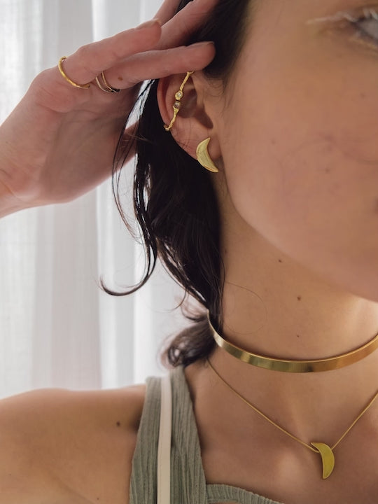 Crescent Moon Earring｜三日月イヤリング – MARTE