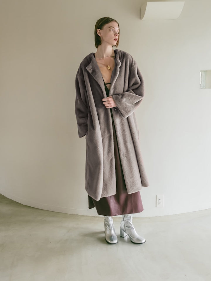 モデル身長：173cm / カラー：GrayBeige