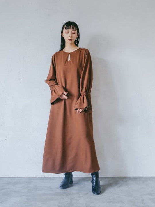 モデル身長：165cm / カラー：Brown