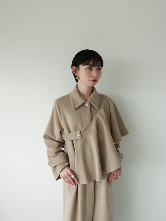 モデル身長：162cm / カラー：Beige