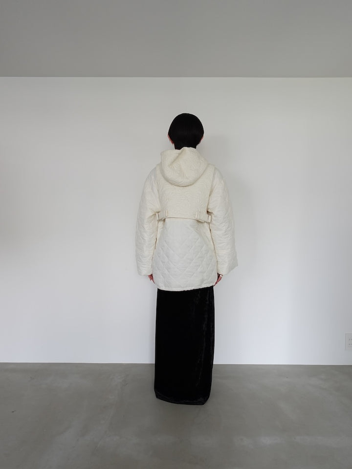 モデル身長：162cm / カラー：White