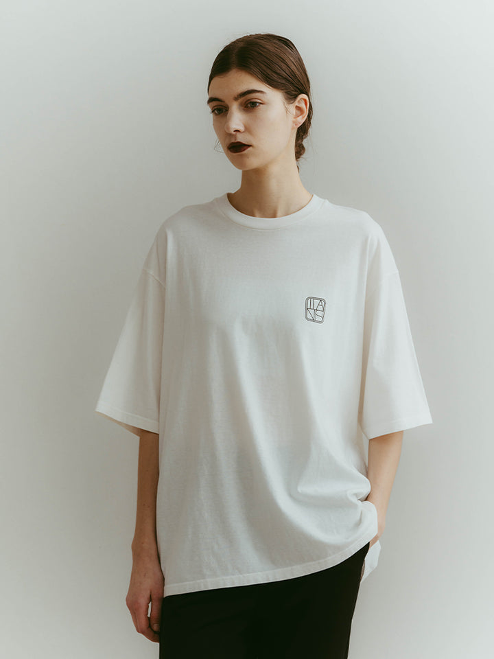 モデル身長：176cm / カラー：OffWhite / 着用サイズ：F