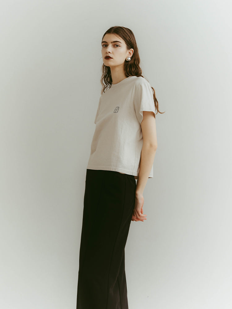 モデル身長：176cm / カラー：Beige / 着用サイズ：S