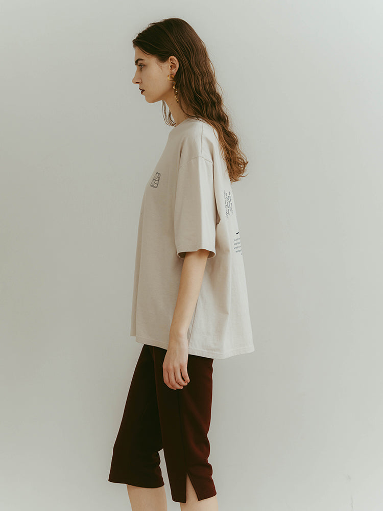 モデル身長：176cm / カラー：Beige / 着用サイズ：F