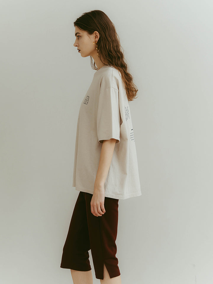 モデル身長：176cm / カラー：Beige / 着用サイズ：F