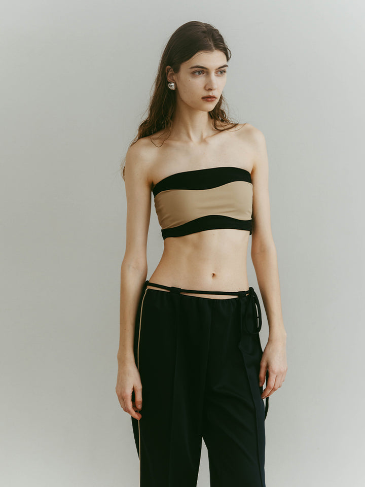 モデル身長：176cm / カラー：Navy×Beige / 着用サイズ：Sサイズ