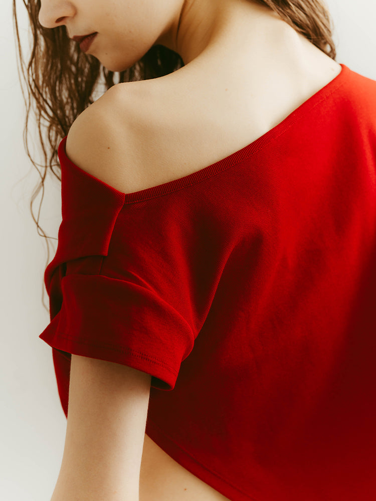 モデル身長：176cm / カラー：Red