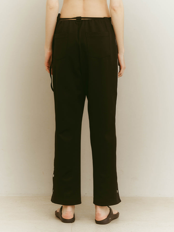 モデル身長：176cm / カラー：Black