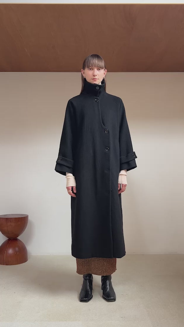 Curve Design Wool Coat｜ウールロングコート – MARTE