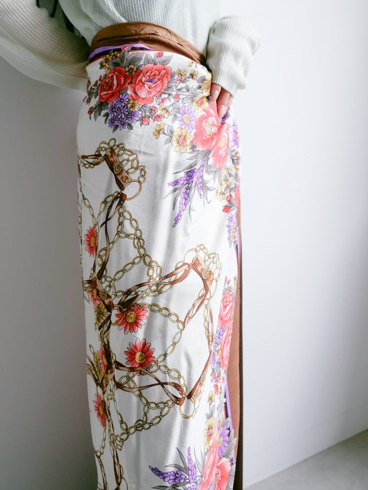 Vintage Scarf / Flower Circle