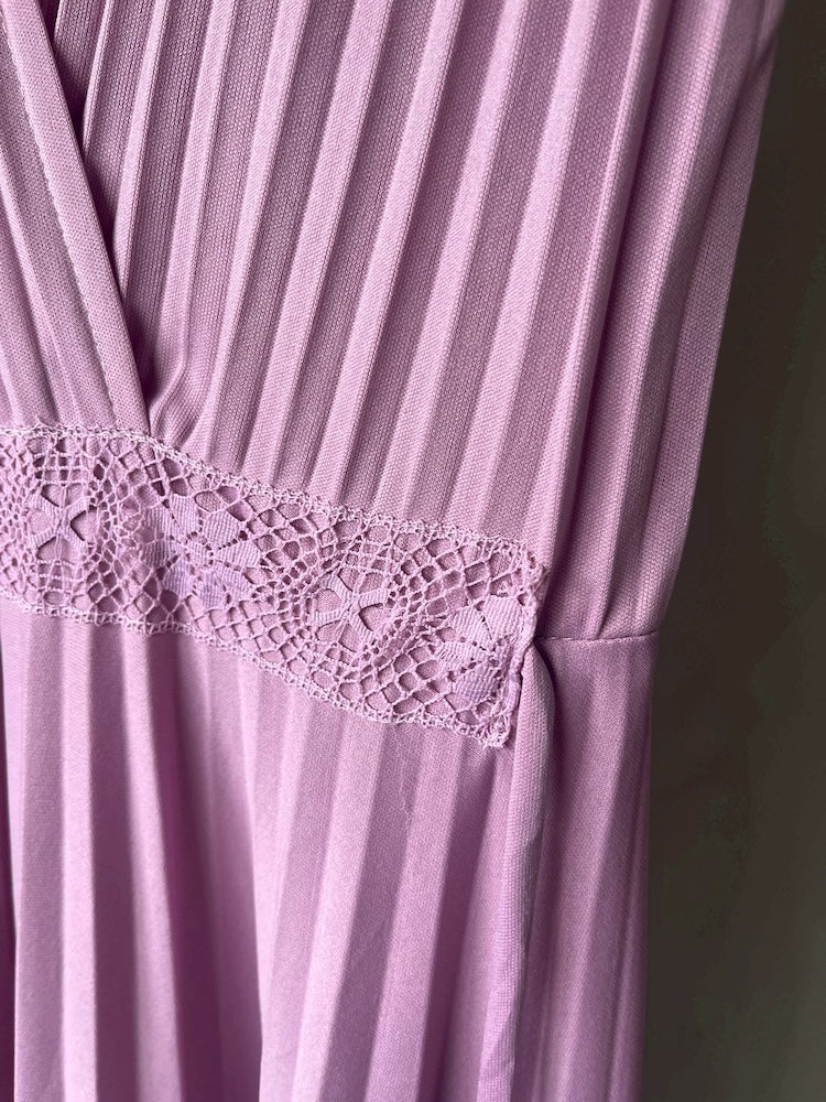 Sleeveless Pleats Lavender Dress