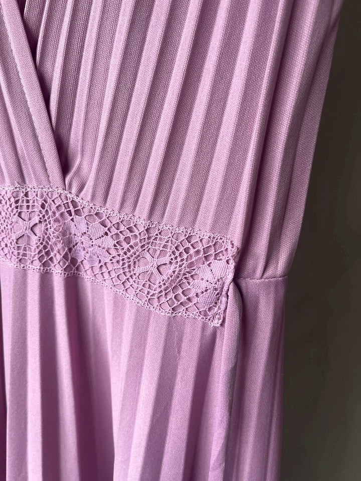 Sleeveless Pleats Lavender Dress