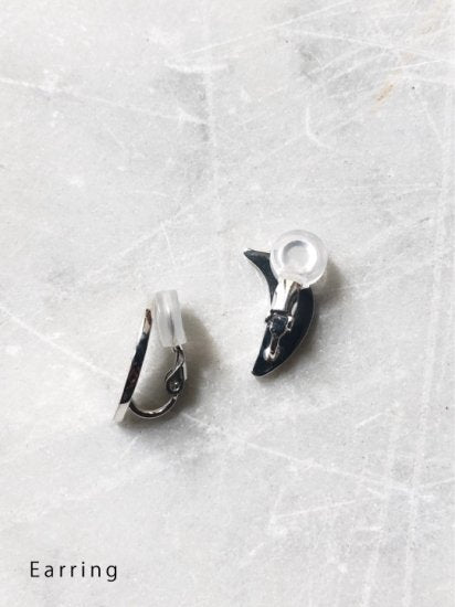 Crescent Moon Earring｜三日月イヤリング – MARTE