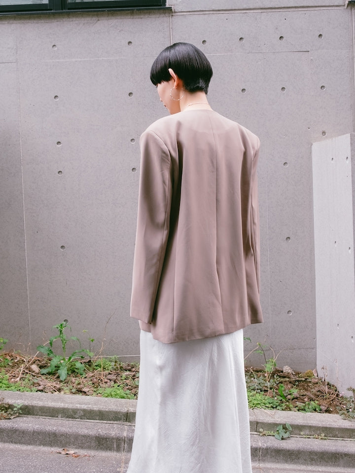 モデル身長：162cm / カラー：Beige